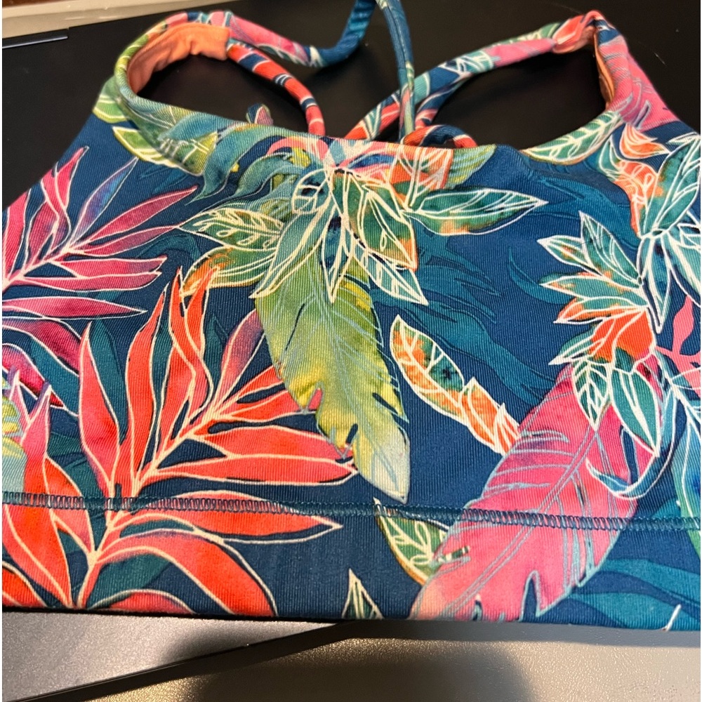 Athleta Girls sports bra girls size medium 8-10